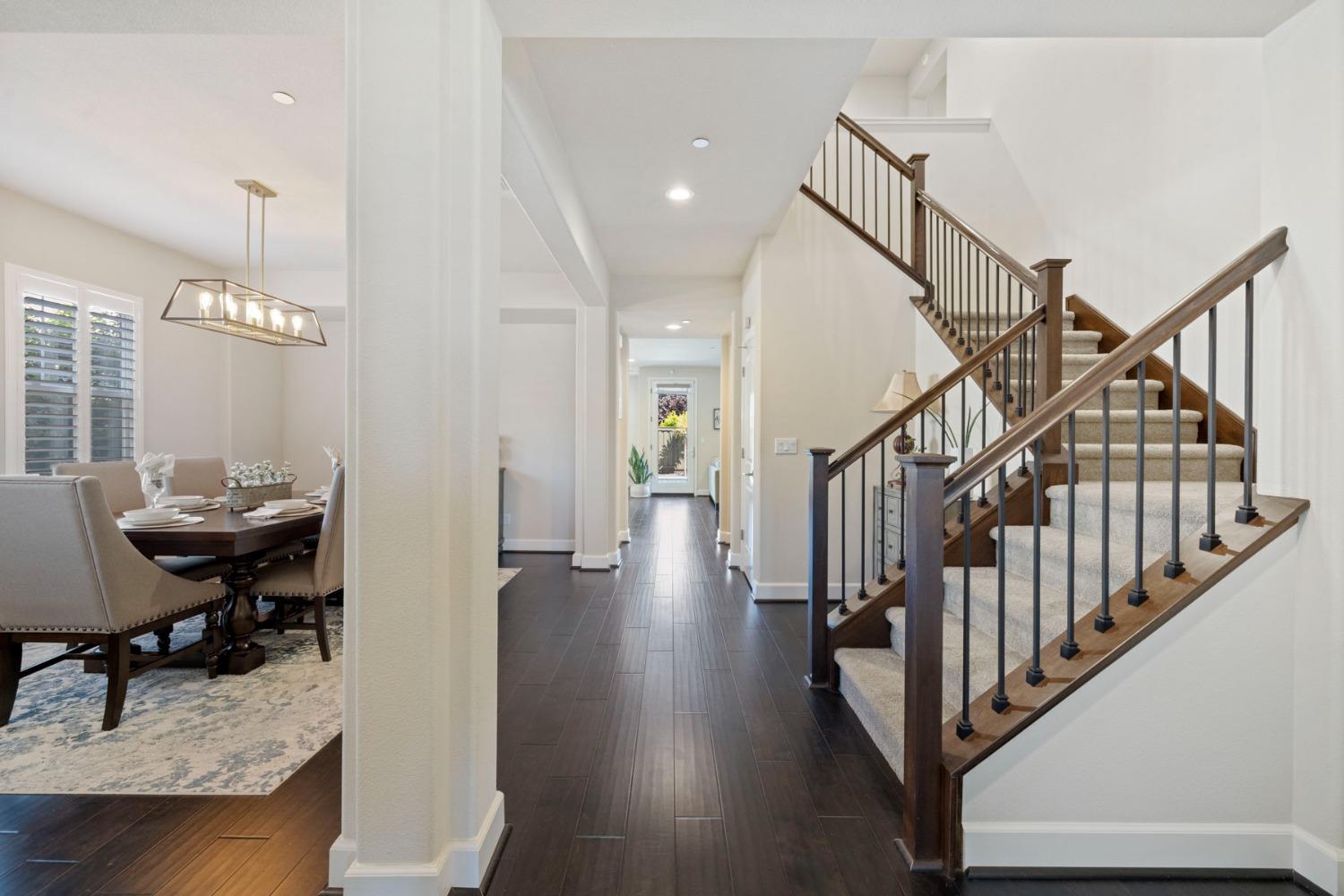 Detail Gallery Image 12 of 70 For 976 S Modena St, Mountain House,  CA 95391 - 6 Beds | 4/1 Baths