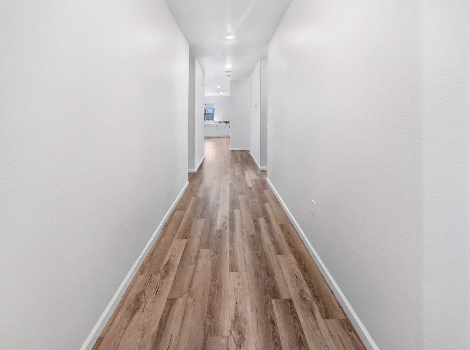 Detail Gallery Image 11 of 21 For 1314 Abrozo Way, Olivehurst,  CA 95961 - 4 Beds | 2 Baths