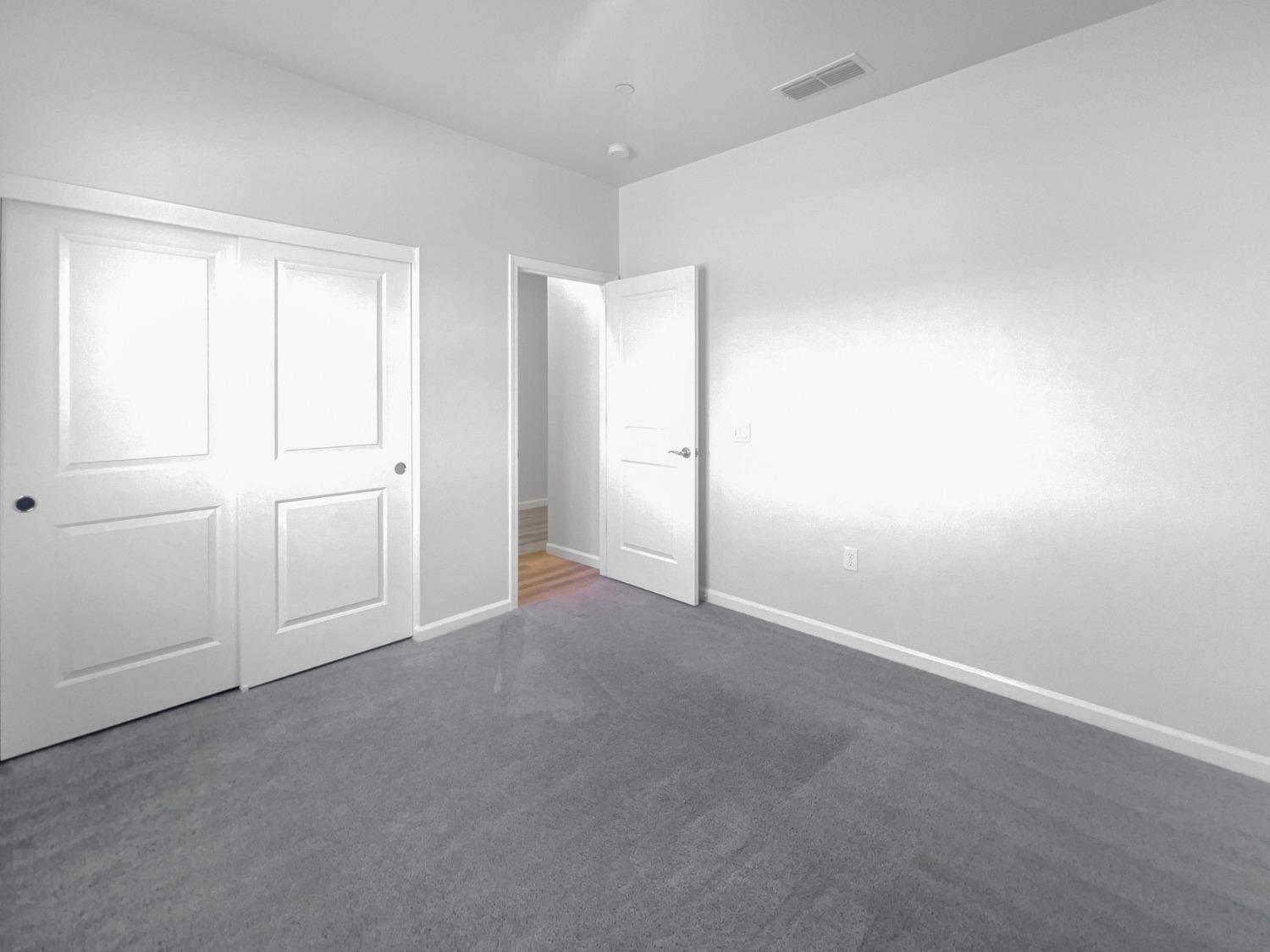Detail Gallery Image 5 of 21 For 1314 Abrozo Way, Olivehurst,  CA 95961 - 4 Beds | 2 Baths