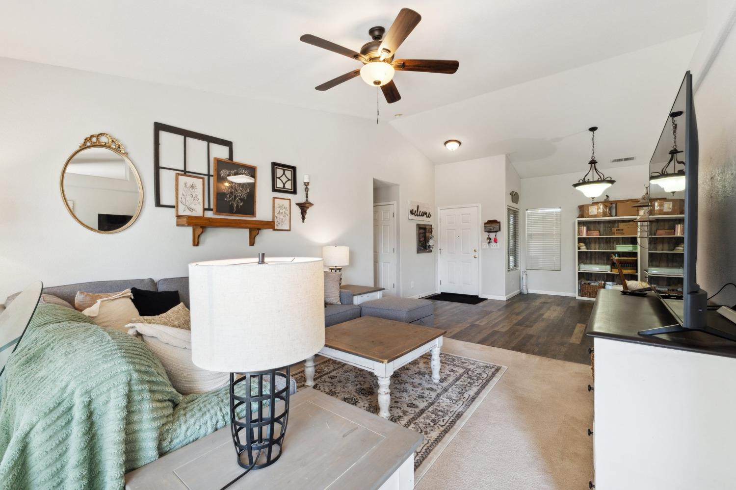 Detail Gallery Image 6 of 18 For 2932 Saginaw Ave, Clovis,  CA 93611 - 4 Beds | 2 Baths