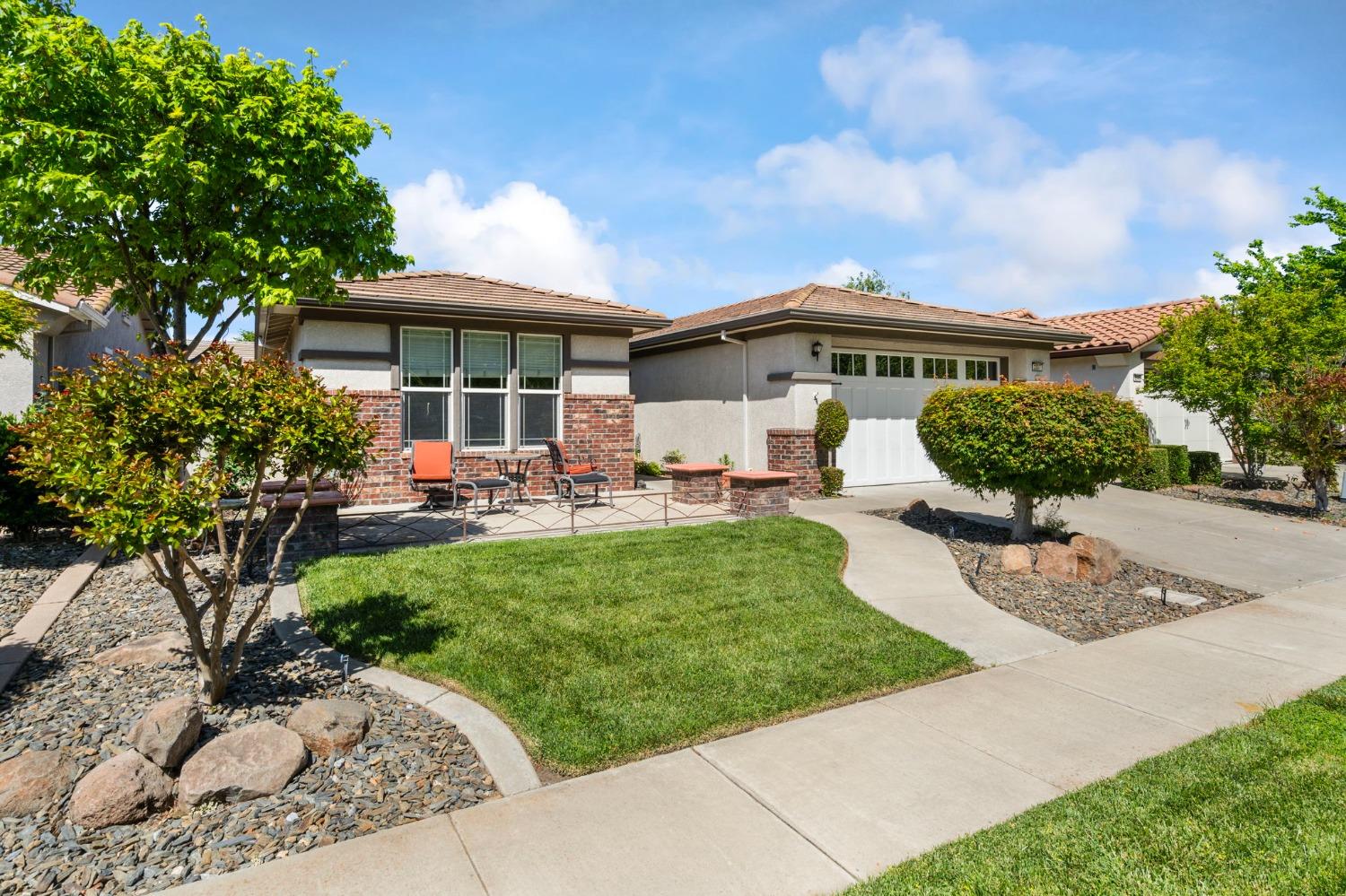 Detail Gallery Image 3 of 67 For 2337 Ashbrooke Ln, Manteca,  CA 95336 - 3 Beds | 2 Baths