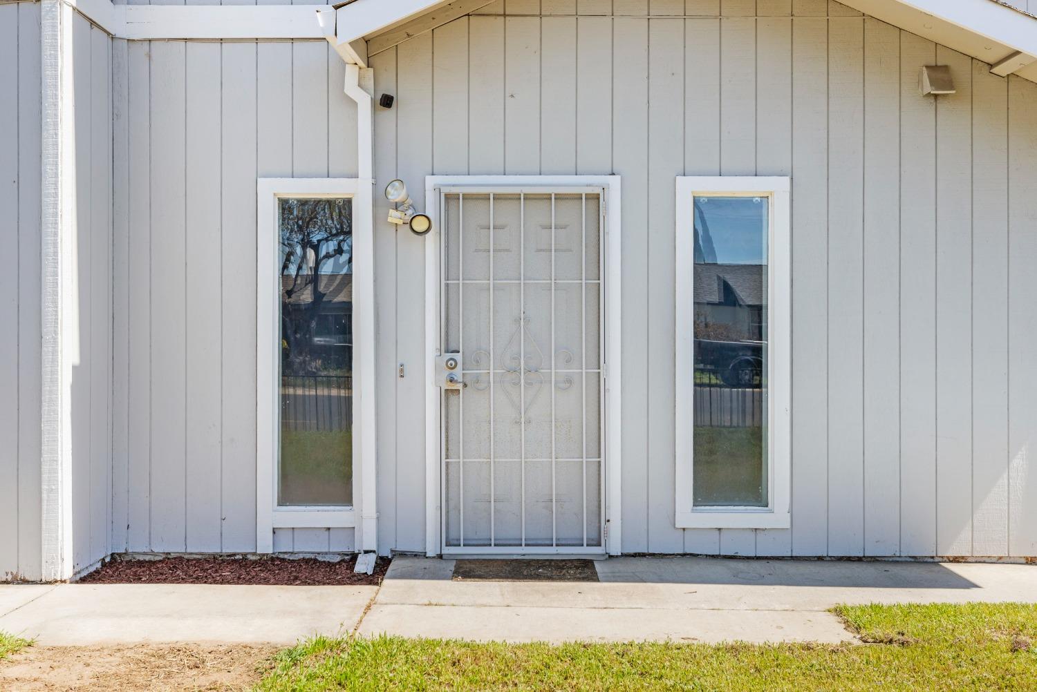 Detail Gallery Image 6 of 36 For 530 N Lincoln Ave, Manteca,  CA 95336 - 3 Beds | 2/1 Baths
