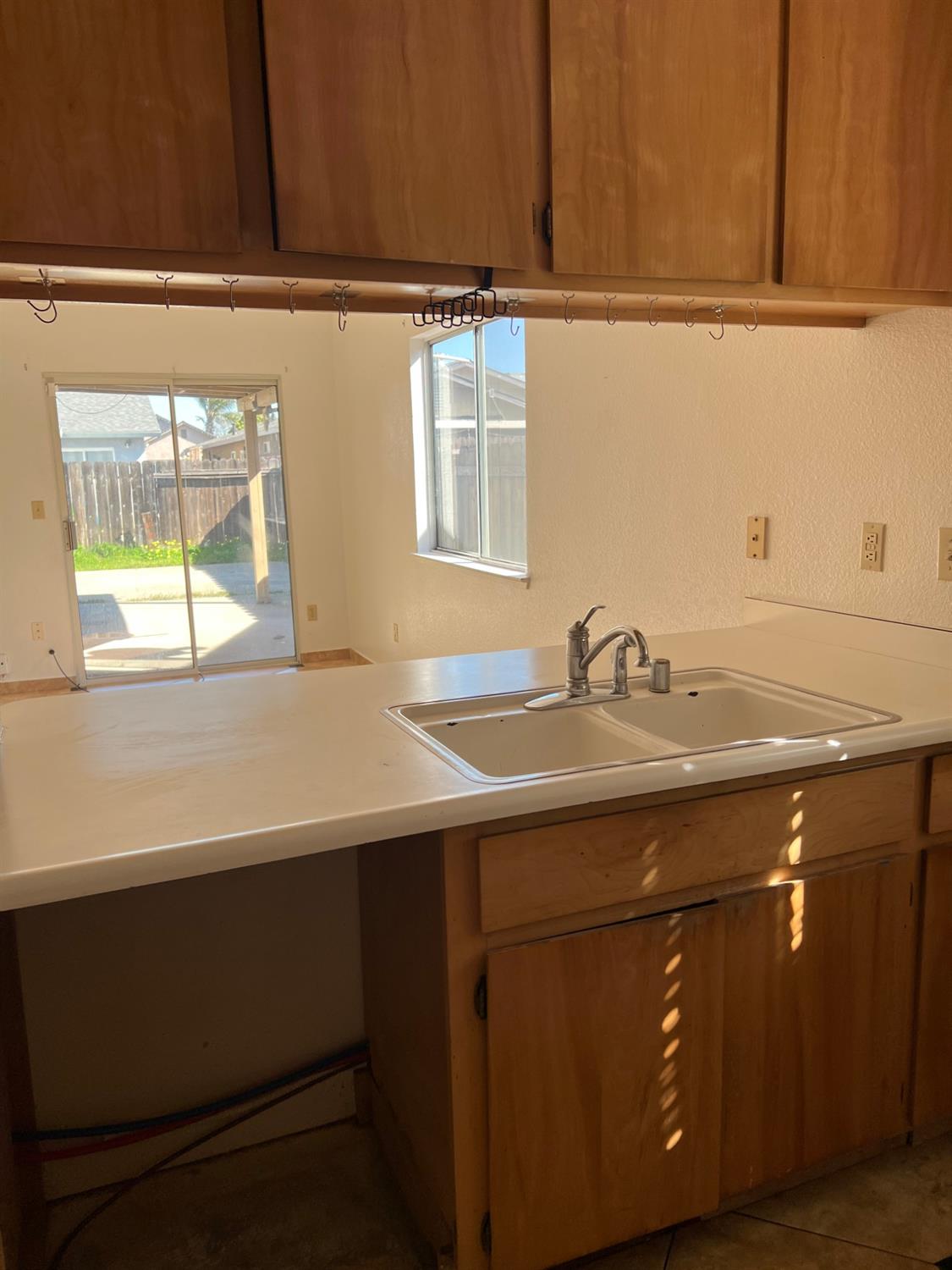 Detail Gallery Image 9 of 12 For 6072 Preakness Dr, Riverbank,  CA 95367 - 4 Beds | 2 Baths