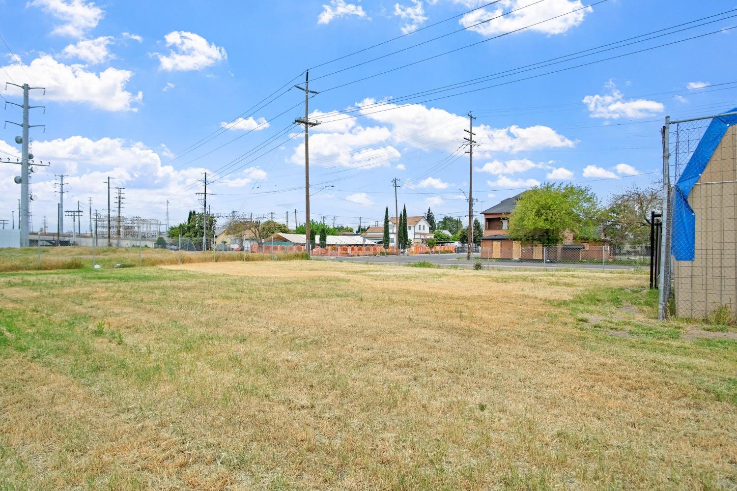 Detail Gallery Image 17 of 30 For 609 S San Joaquin St, Stockton,  CA 95203 - – Beds | – Baths