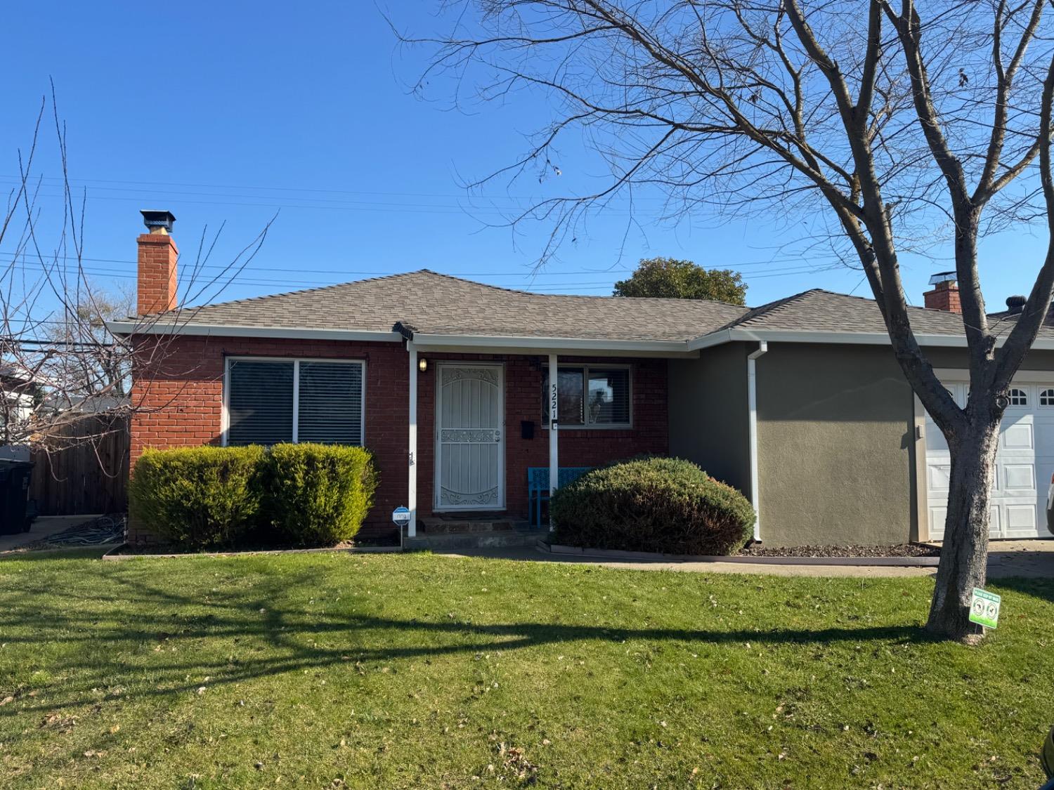 Detail Gallery Image 2 of 14 For 5221 71st, Sacramento,  CA 95820 - 3 Beds | 1 Baths