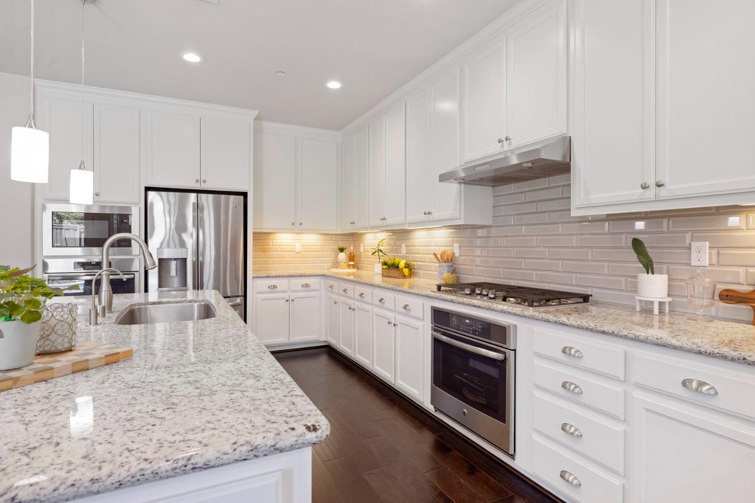 Detail Gallery Image 23 of 70 For 976 S Modena St, Mountain House,  CA 95391 - 6 Beds | 4/1 Baths