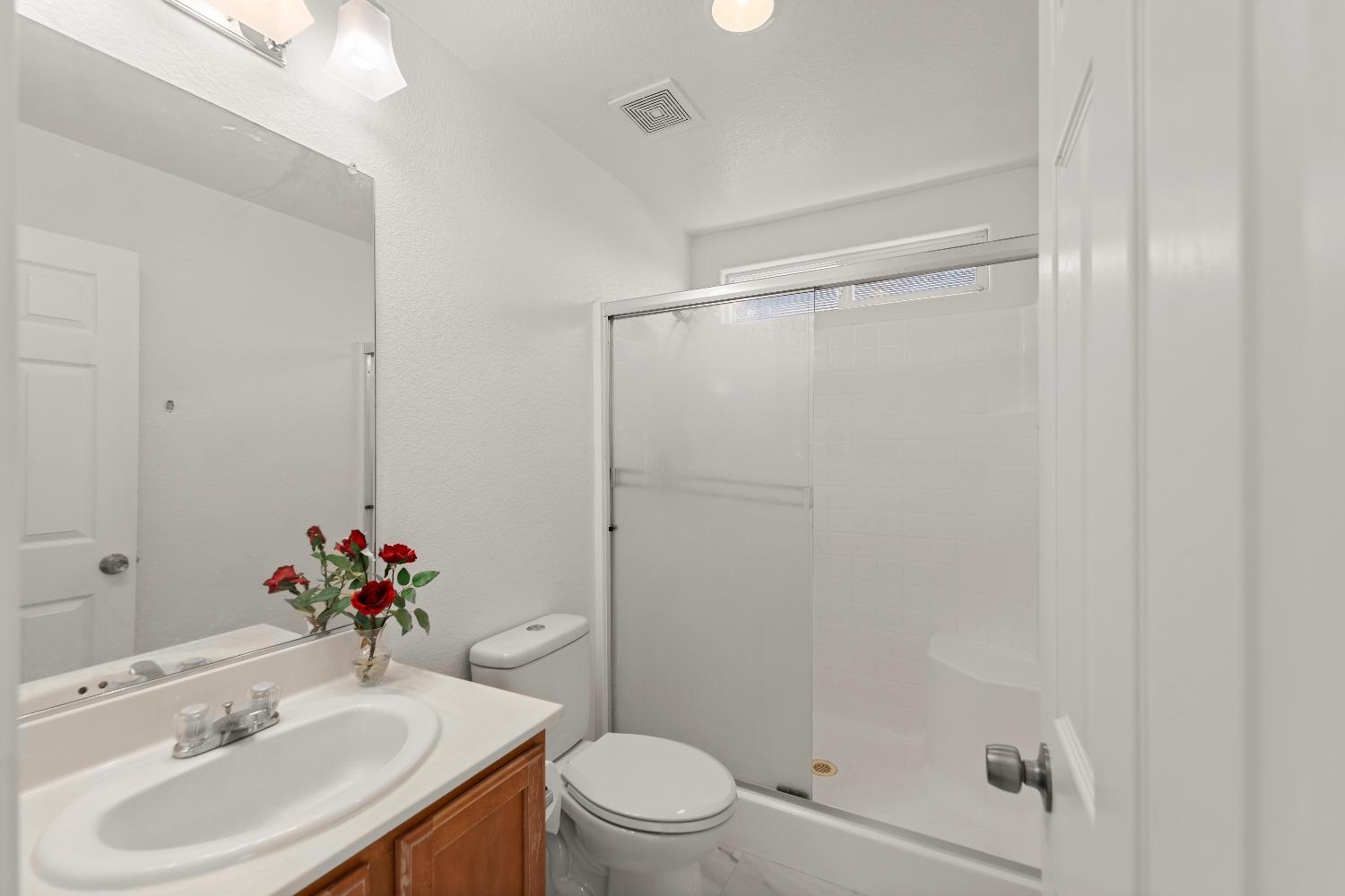 Detail Gallery Image 14 of 70 For 1530 Maryclair Dr, Olivehurst,  CA 95961 - 4 Beds | 2/1 Baths