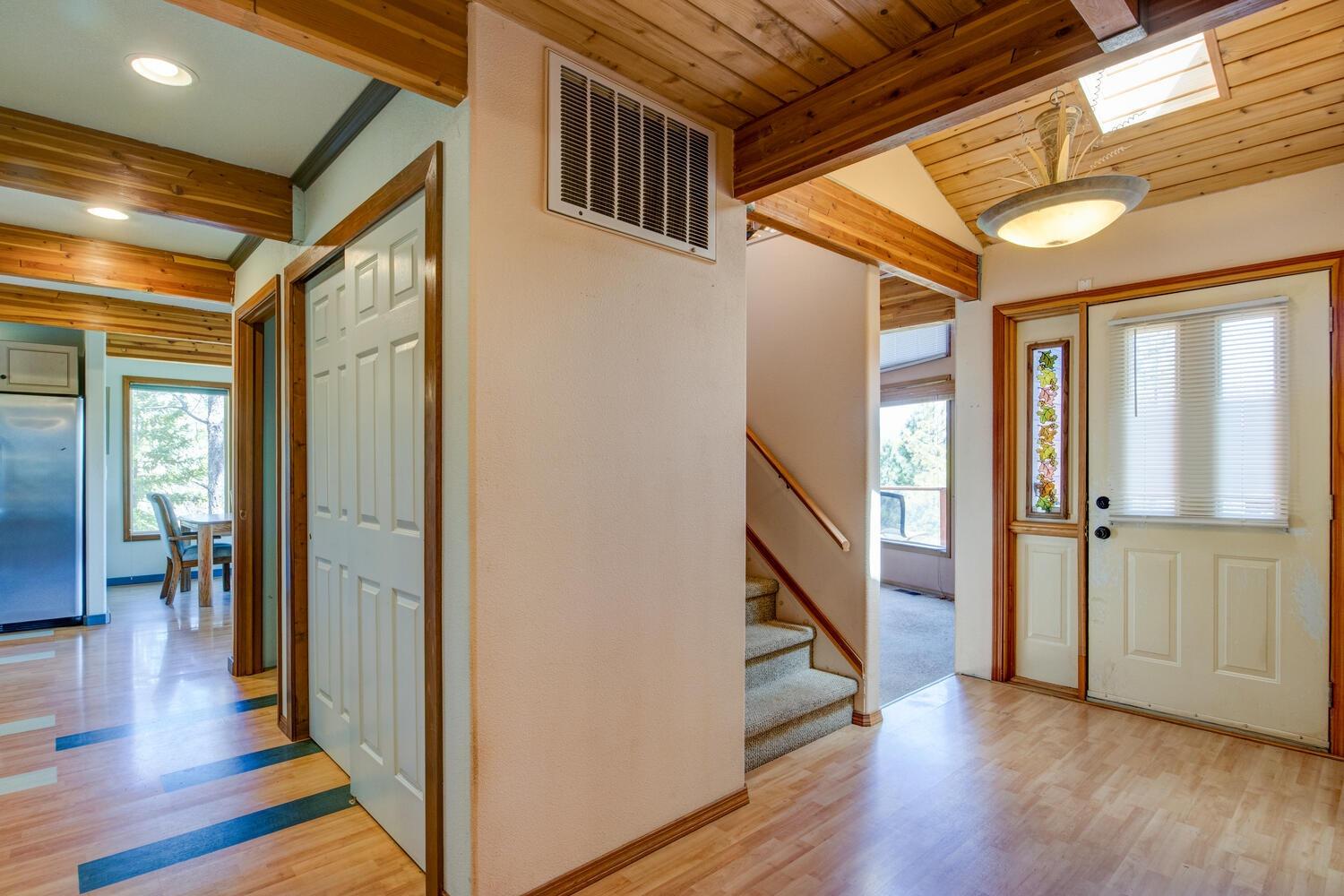 Detail Gallery Image 6 of 76 For 9413 E Ponderosa Way, Coulterville,  CA 95311 - 3 Beds | 2 Baths