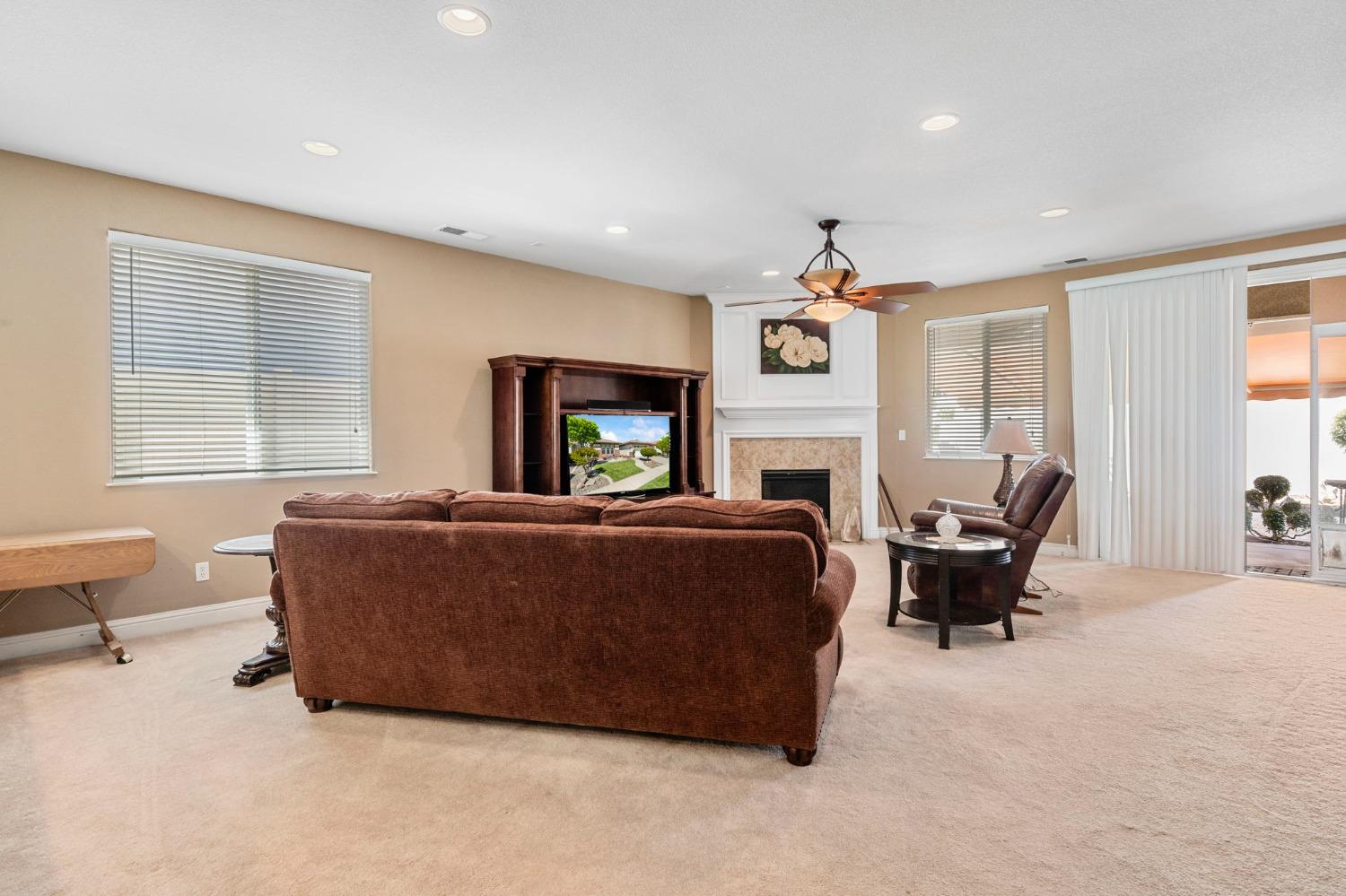 Detail Gallery Image 17 of 67 For 2337 Ashbrooke Ln, Manteca,  CA 95336 - 3 Beds | 2 Baths