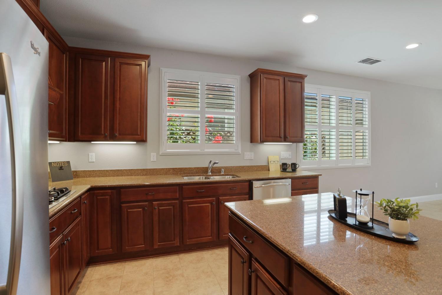 Detail Gallery Image 22 of 78 For 1736 Dogwood Glen Way, Manteca,  CA 95336 - 2 Beds | 2 Baths