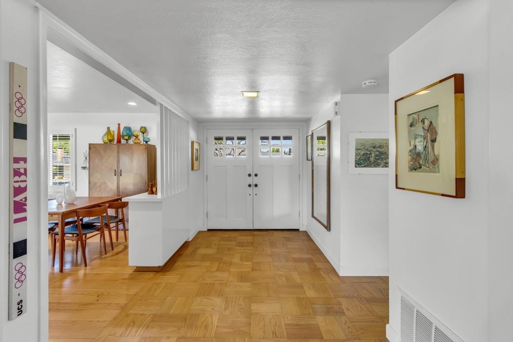 Detail Gallery Image 7 of 94 For 3250 Bonita Dr, Sacramento,  CA 95821 - 3 Beds | 3 Baths