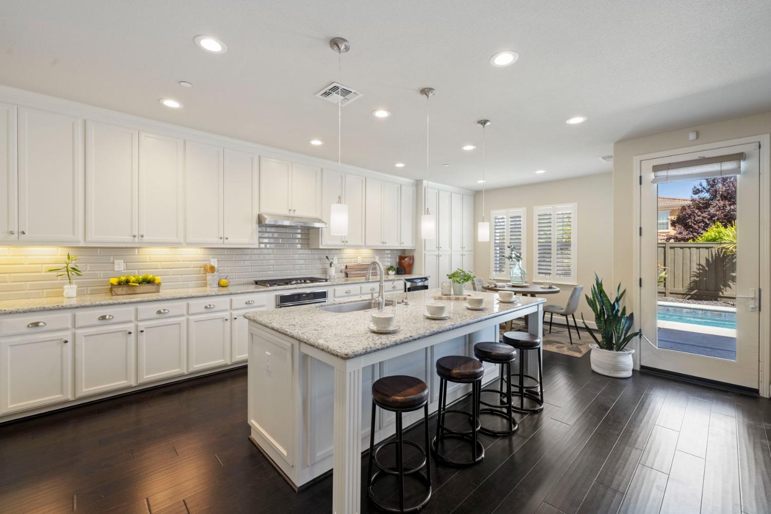 Detail Gallery Image 19 of 70 For 976 S Modena St, Mountain House,  CA 95391 - 6 Beds | 4/1 Baths