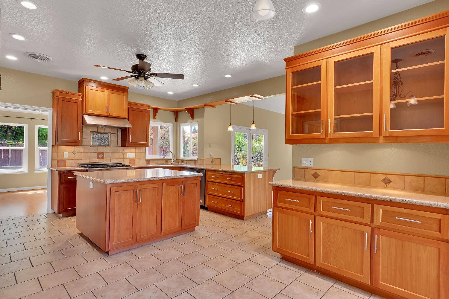 Detail Gallery Image 22 of 71 For 722 Mariner  Loop, Yuba City,  CA 95991 - 4 Beds | 2/1 Baths