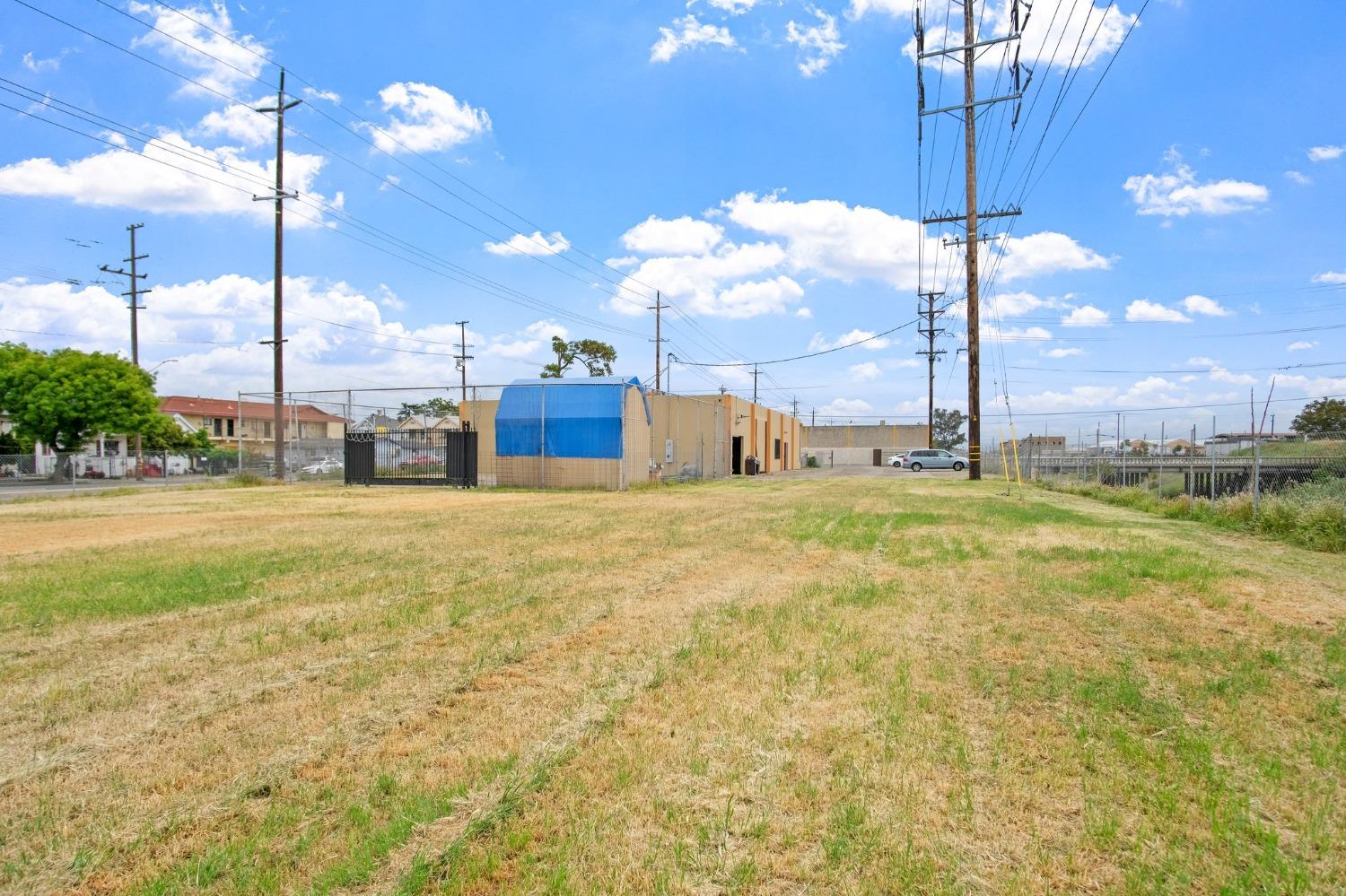 Detail Gallery Image 18 of 30 For 609 S San Joaquin St, Stockton,  CA 95203 - – Beds | – Baths