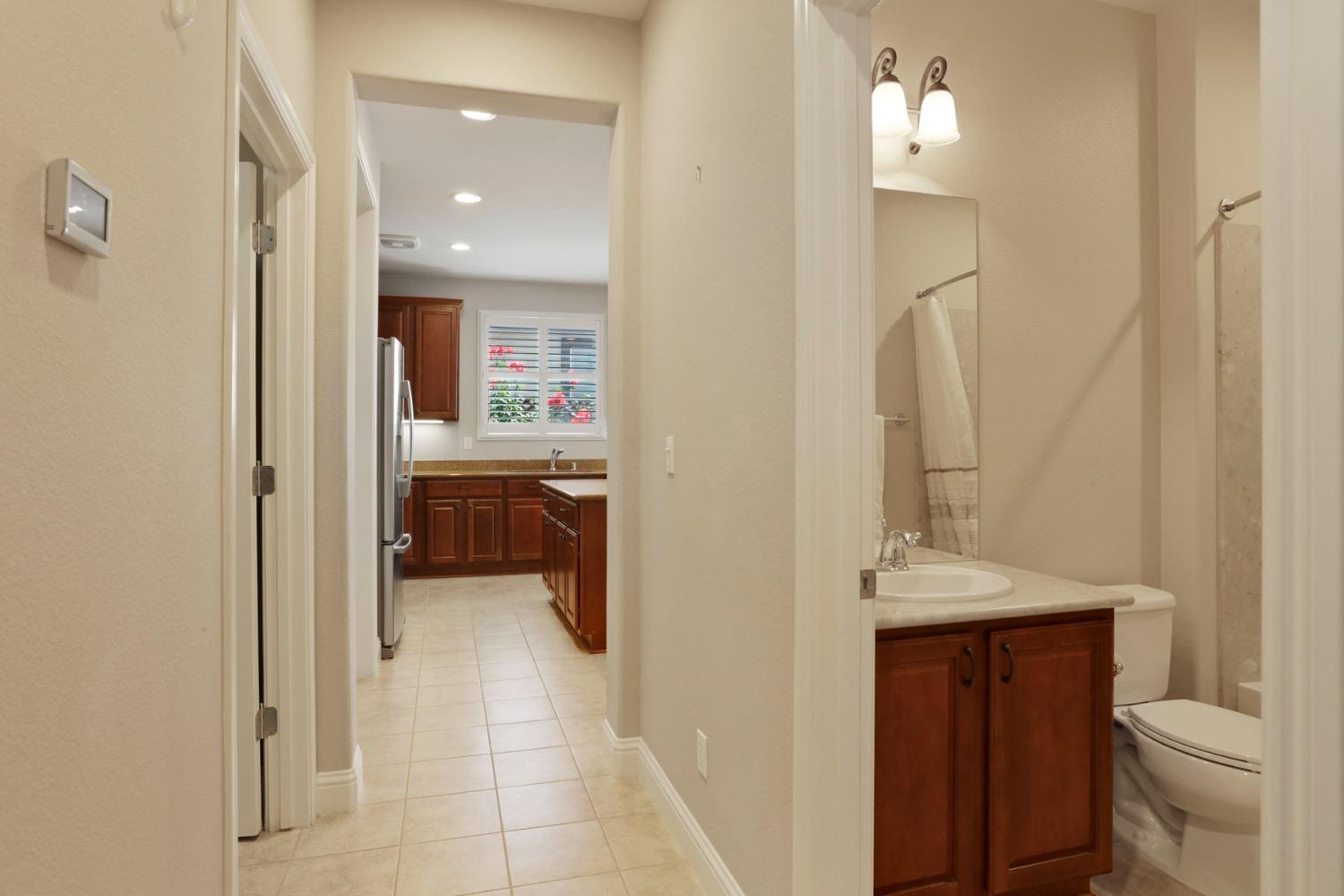 Detail Gallery Image 17 of 78 For 1736 Dogwood Glen Way, Manteca,  CA 95336 - 2 Beds | 2 Baths