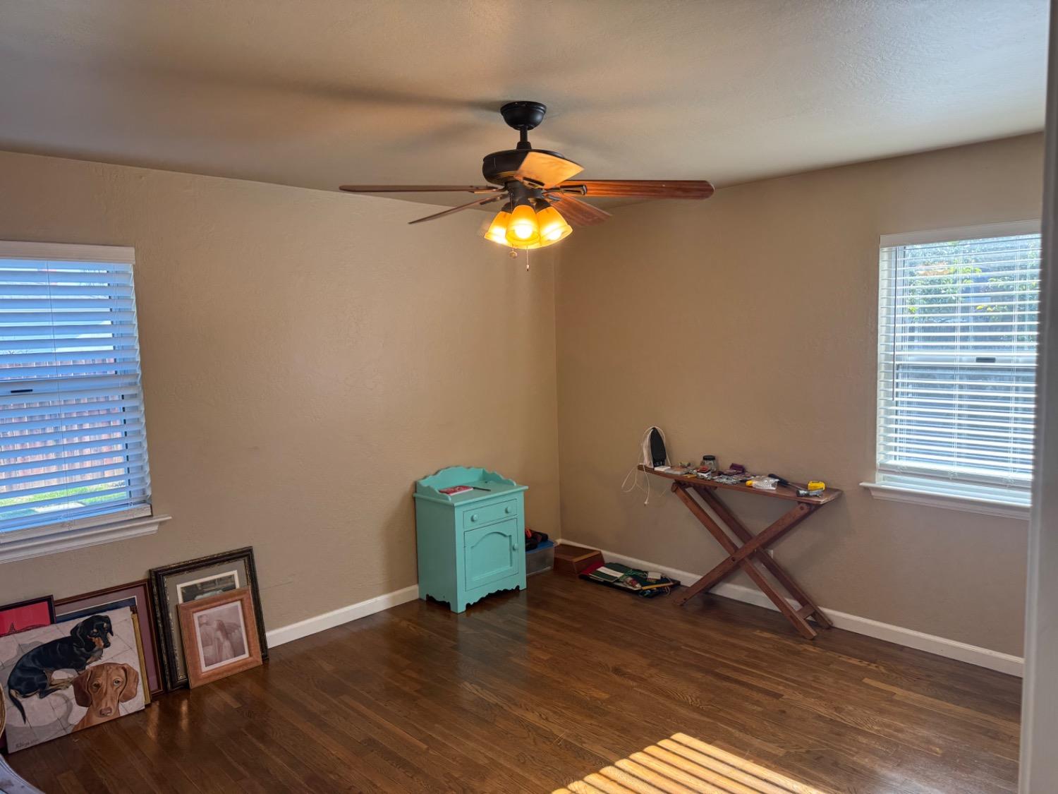 Detail Gallery Image 12 of 14 For 5221 71st, Sacramento,  CA 95820 - 3 Beds | 1 Baths
