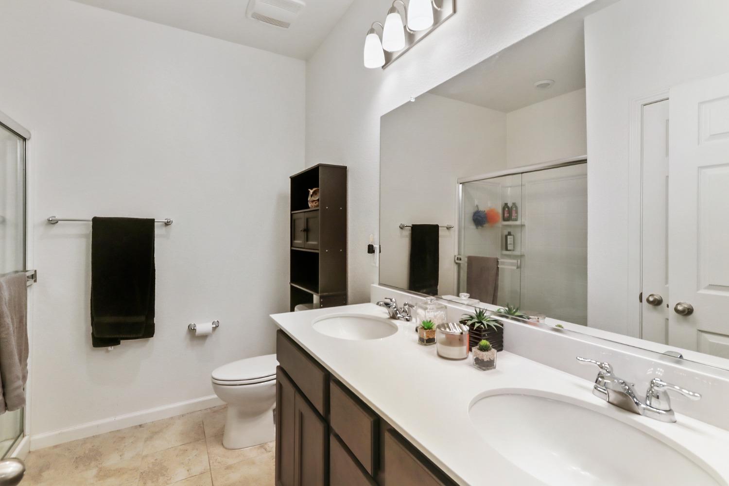 Detail Gallery Image 20 of 40 For 667 Crow Creek Dr, Galt,  CA 95632 - 4 Beds | 2 Baths