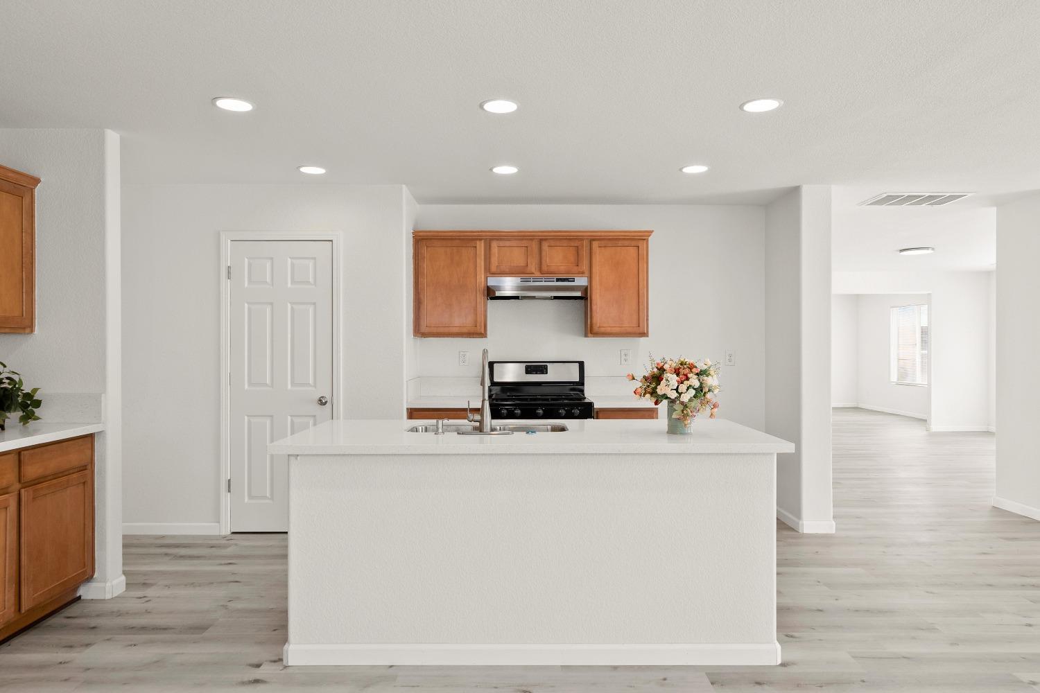 Detail Gallery Image 27 of 70 For 1530 Maryclair Dr, Olivehurst,  CA 95961 - 4 Beds | 2/1 Baths