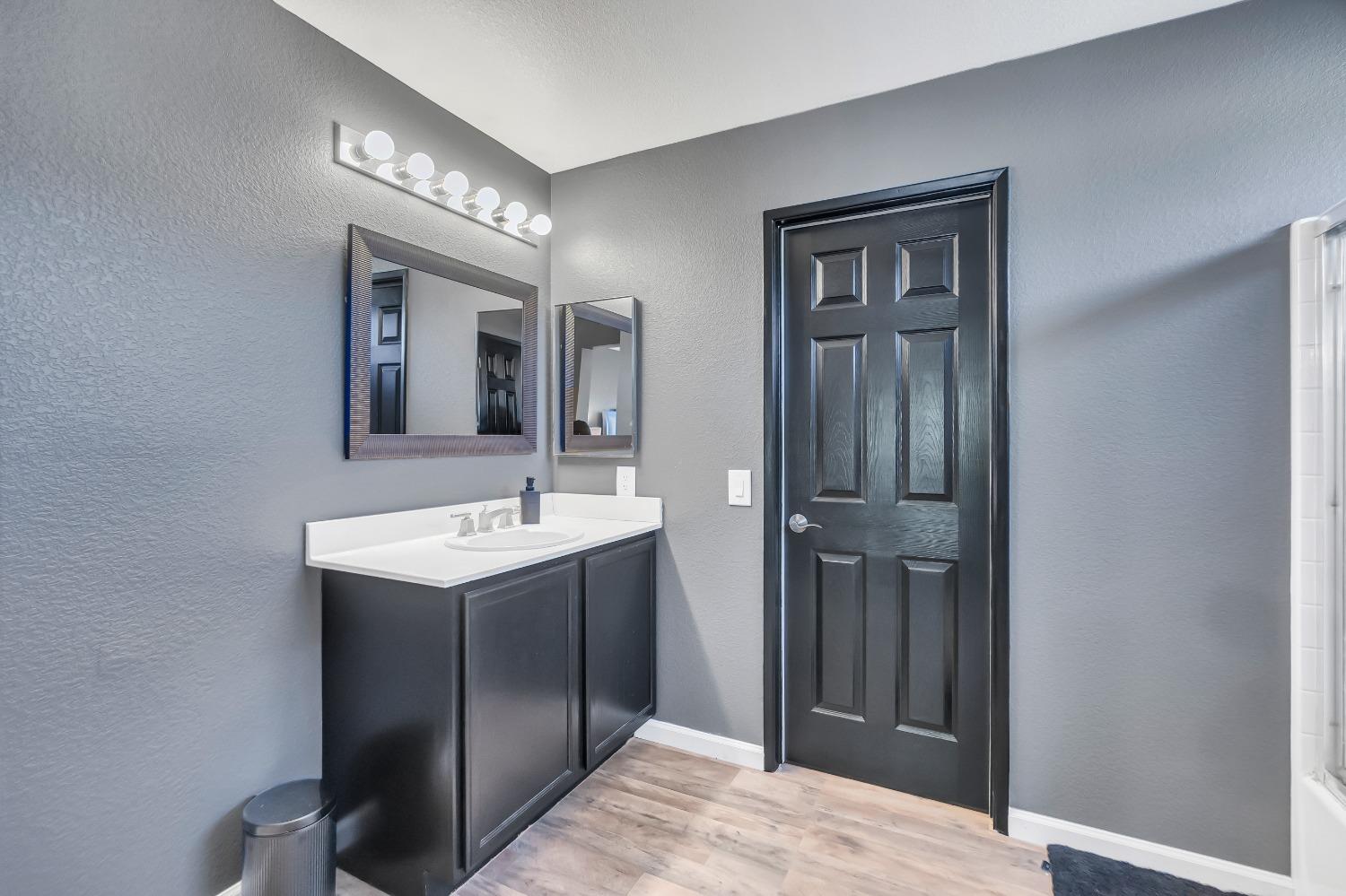 Detail Gallery Image 32 of 40 For 10961 Woolwich Way, Mather,  CA 95655 - 5 Beds | 3 Baths