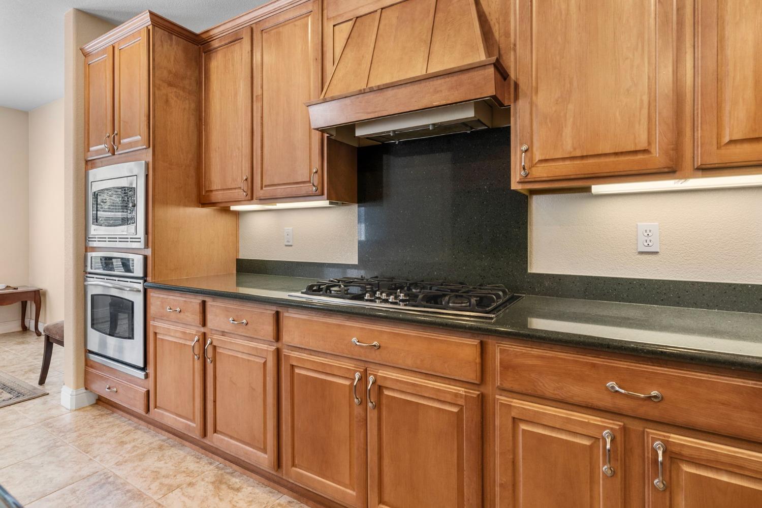 Detail Gallery Image 10 of 67 For 2337 Ashbrooke Ln, Manteca,  CA 95336 - 3 Beds | 2 Baths
