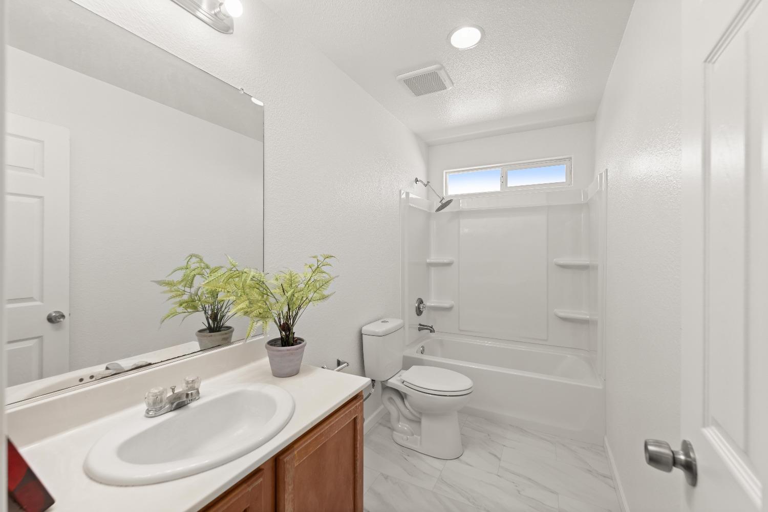 Detail Gallery Image 48 of 70 For 1530 Maryclair Dr, Olivehurst,  CA 95961 - 4 Beds | 2/1 Baths
