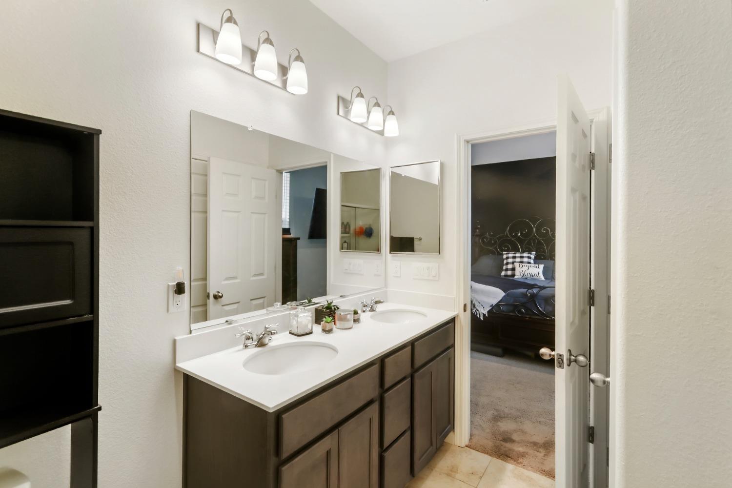 Detail Gallery Image 21 of 40 For 667 Crow Creek Dr, Galt,  CA 95632 - 4 Beds | 2 Baths