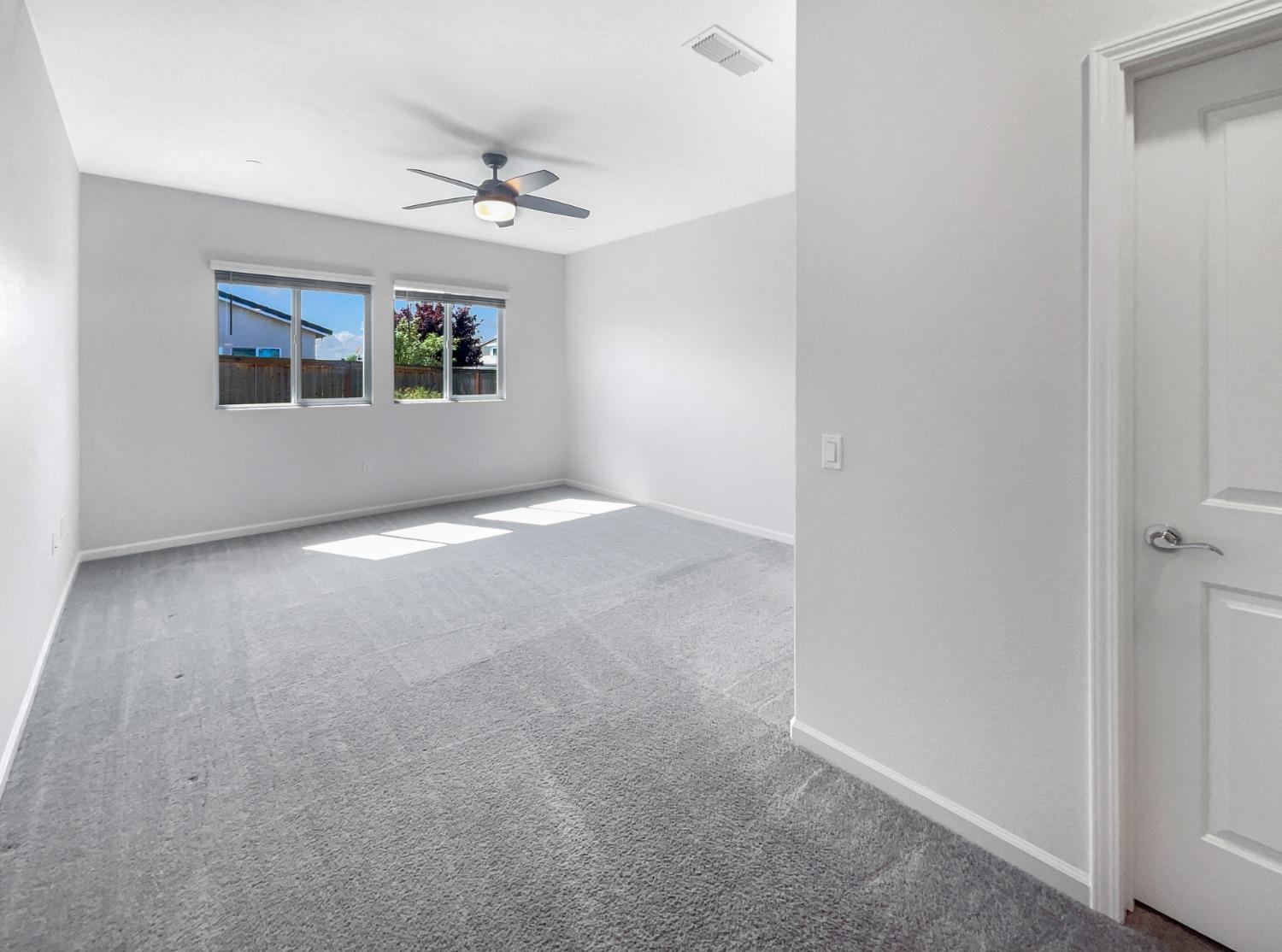 Detail Gallery Image 9 of 21 For 1314 Abrozo Way, Olivehurst,  CA 95961 - 4 Beds | 2 Baths