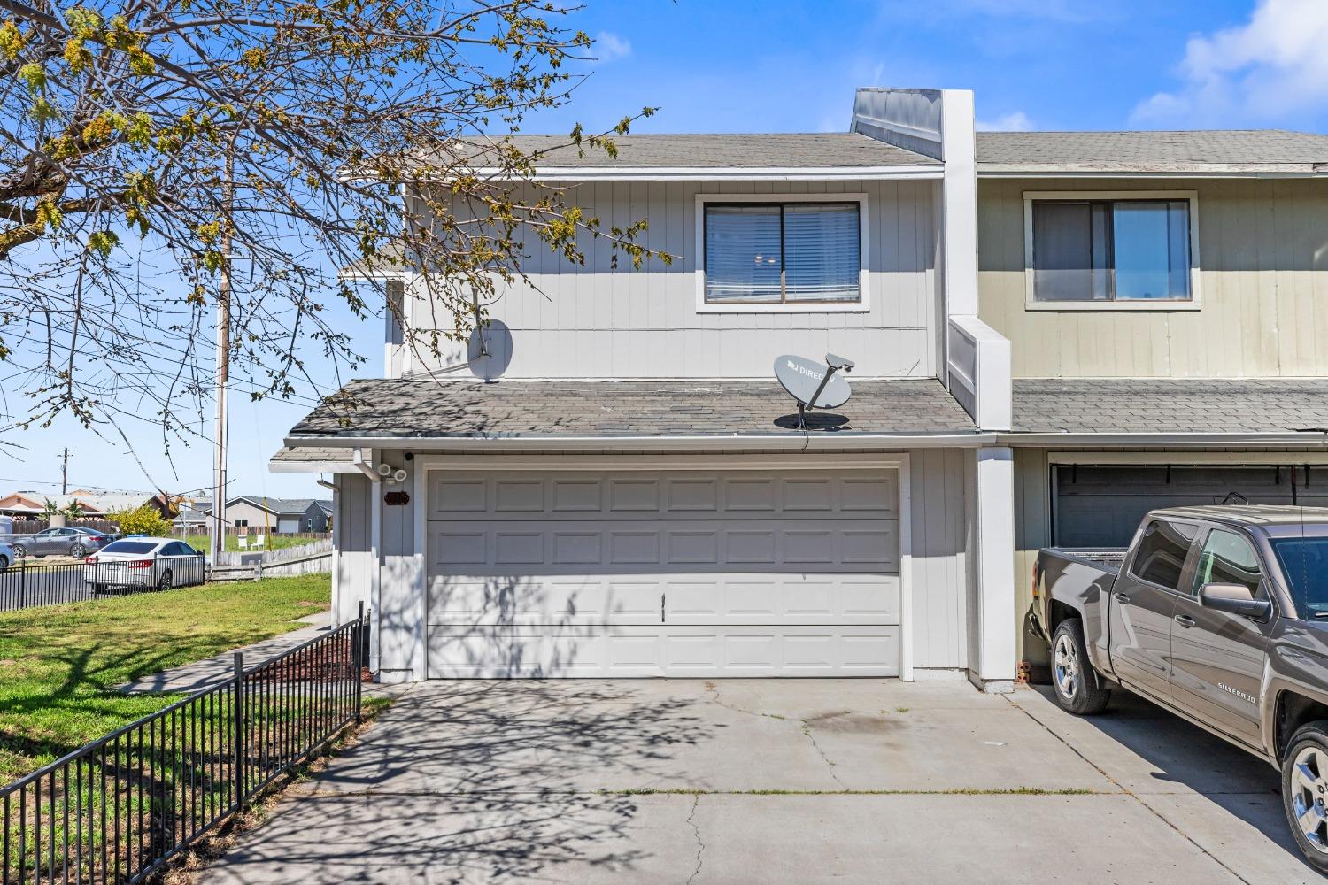 Detail Gallery Image 4 of 36 For 530 N Lincoln Ave, Manteca,  CA 95336 - 3 Beds | 2/1 Baths