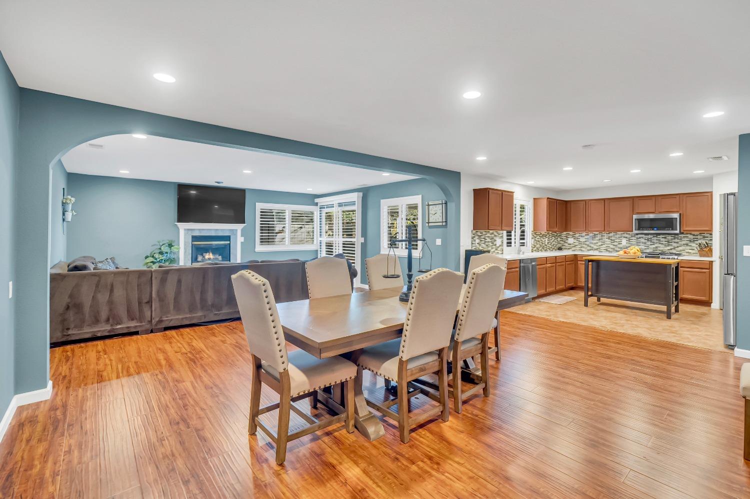 Detail Gallery Image 8 of 40 For 10961 Woolwich Way, Mather,  CA 95655 - 5 Beds | 3 Baths