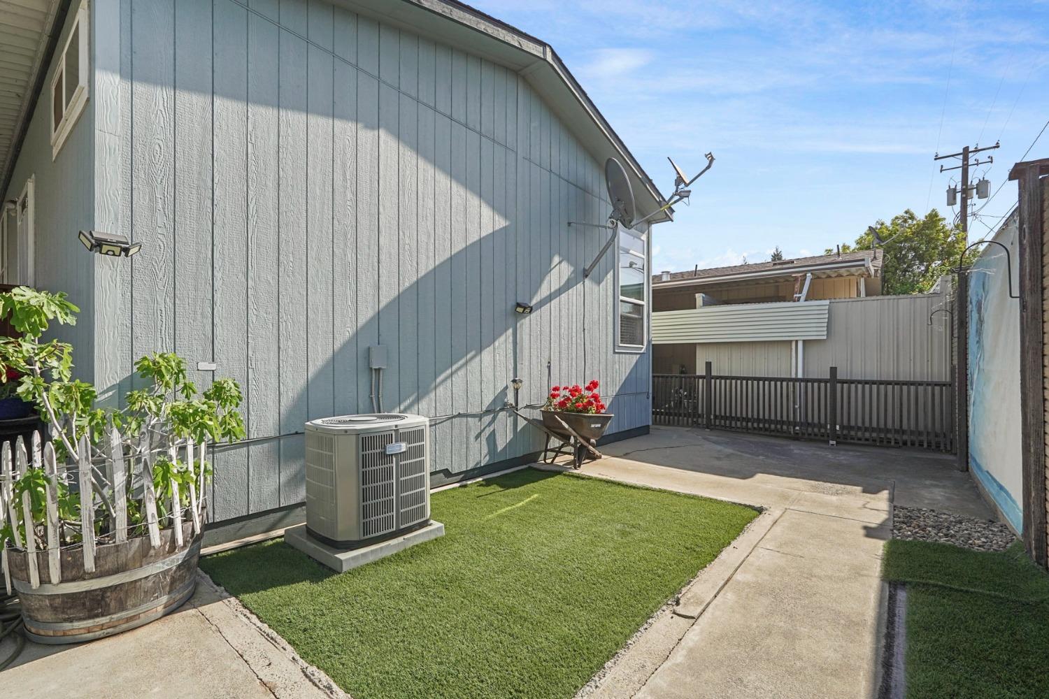 Detail Gallery Image 20 of 26 For 90 Buena Vista Dr, Lodi,  CA 95240 - 2 Beds | 2 Baths