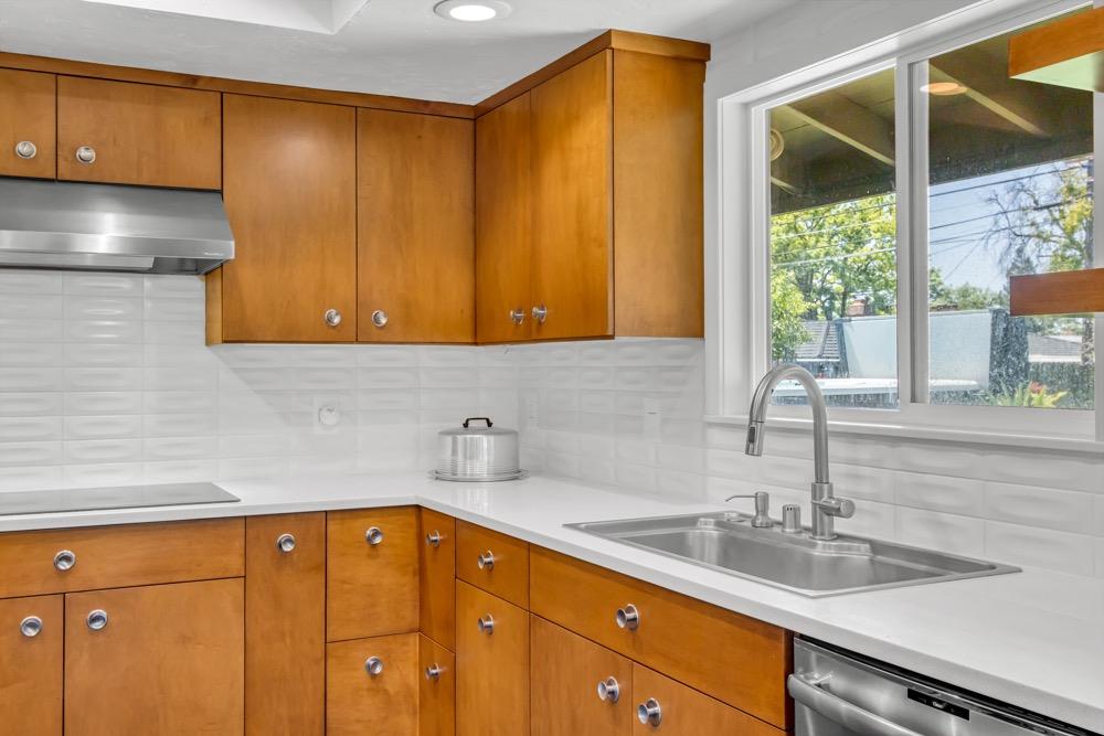 Detail Gallery Image 19 of 94 For 3250 Bonita Dr, Sacramento,  CA 95821 - 3 Beds | 3 Baths