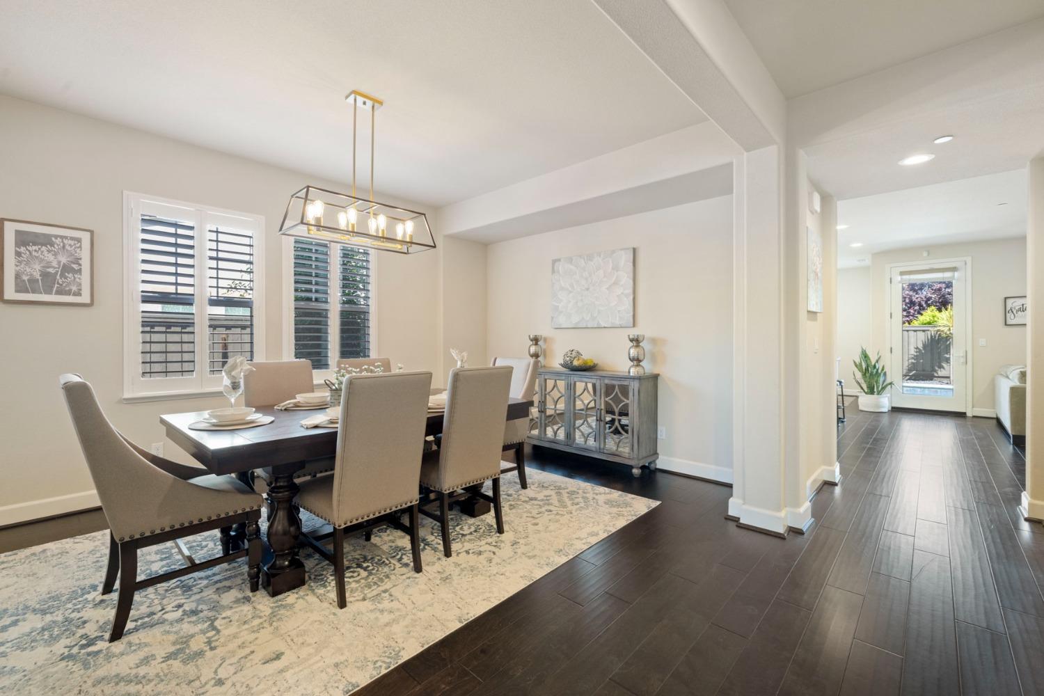 Detail Gallery Image 13 of 70 For 976 S Modena St, Mountain House,  CA 95391 - 6 Beds | 4/1 Baths