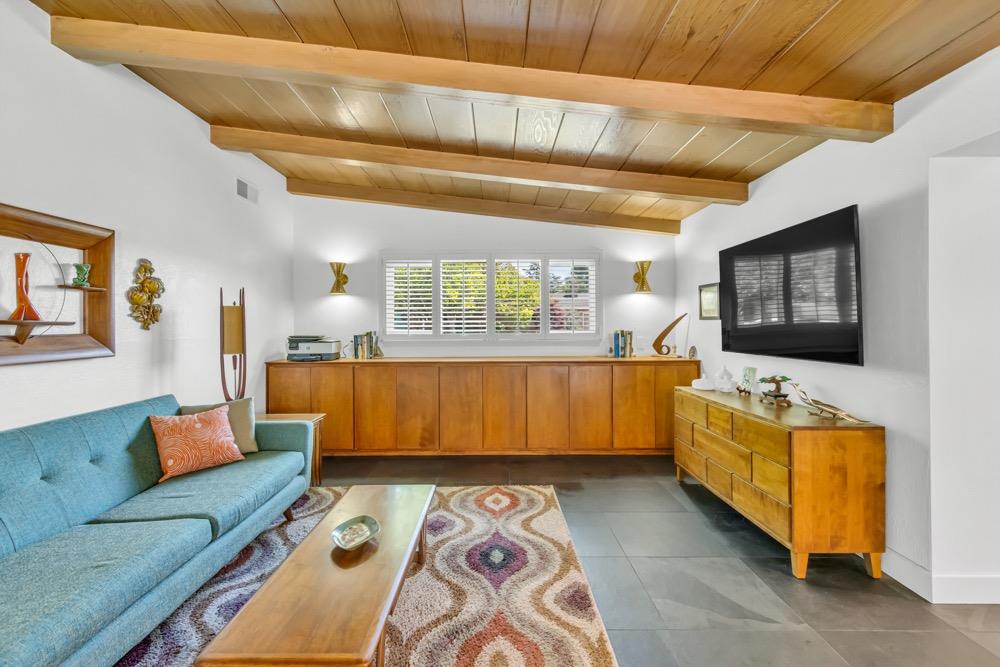 Detail Gallery Image 11 of 94 For 3250 Bonita Dr, Sacramento,  CA 95821 - 3 Beds | 3 Baths