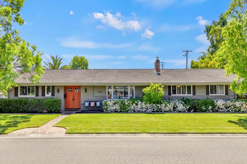 Detail Gallery Image 1 of 94 For 3250 Bonita Dr, Sacramento,  CA 95821 - 3 Beds | 3 Baths