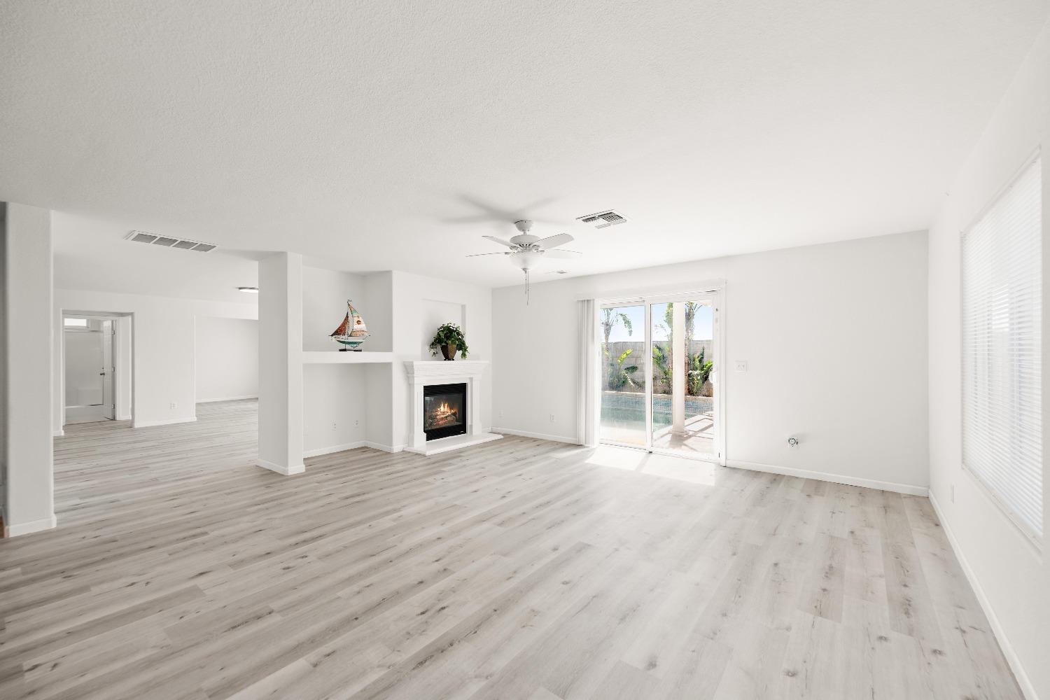Detail Gallery Image 31 of 70 For 1530 Maryclair Dr, Olivehurst,  CA 95961 - 4 Beds | 2/1 Baths