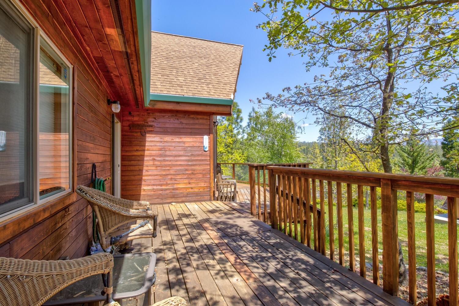 Detail Gallery Image 4 of 76 For 9413 E Ponderosa Way, Coulterville,  CA 95311 - 3 Beds | 2 Baths