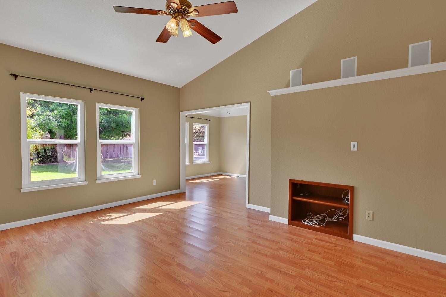 Detail Gallery Image 13 of 71 For 722 Mariner  Loop, Yuba City,  CA 95991 - 4 Beds | 2/1 Baths