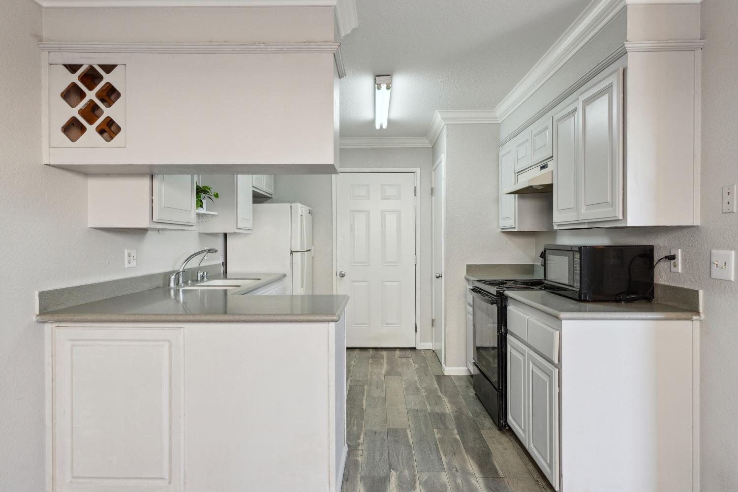 Detail Gallery Image 13 of 36 For 530 N Lincoln Ave, Manteca,  CA 95336 - 3 Beds | 2/1 Baths