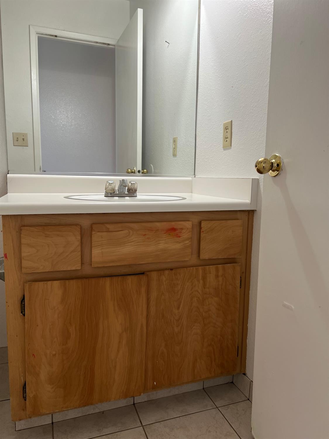 Detail Gallery Image 8 of 12 For 6072 Preakness Dr, Riverbank,  CA 95367 - 4 Beds | 2 Baths