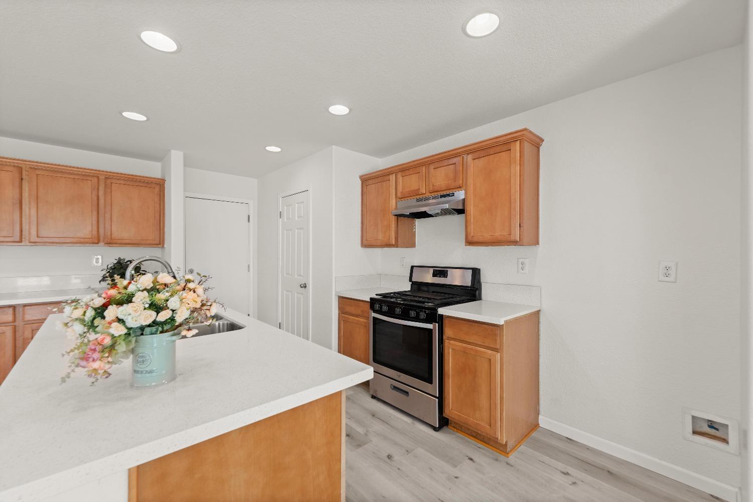 Detail Gallery Image 30 of 70 For 1530 Maryclair Dr, Olivehurst,  CA 95961 - 4 Beds | 2/1 Baths