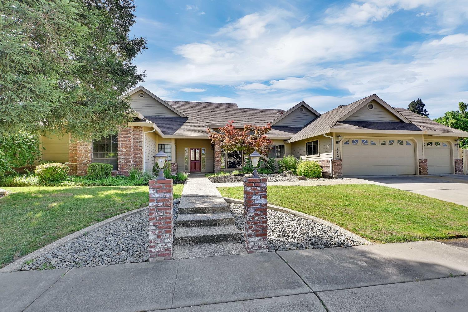 Detail Gallery Image 2 of 71 For 722 Mariner  Loop, Yuba City,  CA 95991 - 4 Beds | 2/1 Baths