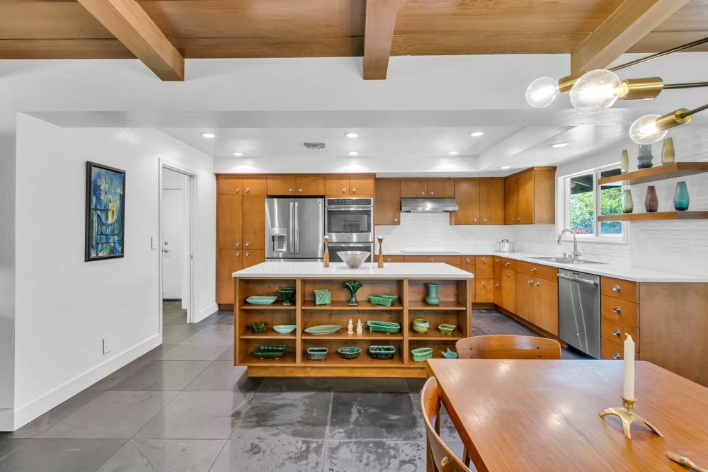 Detail Gallery Image 16 of 94 For 3250 Bonita Dr, Sacramento,  CA 95821 - 3 Beds | 3 Baths