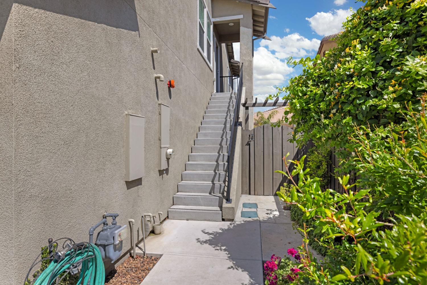 Detail Gallery Image 8 of 70 For 976 S Modena St, Mountain House,  CA 95391 - 6 Beds | 4/1 Baths