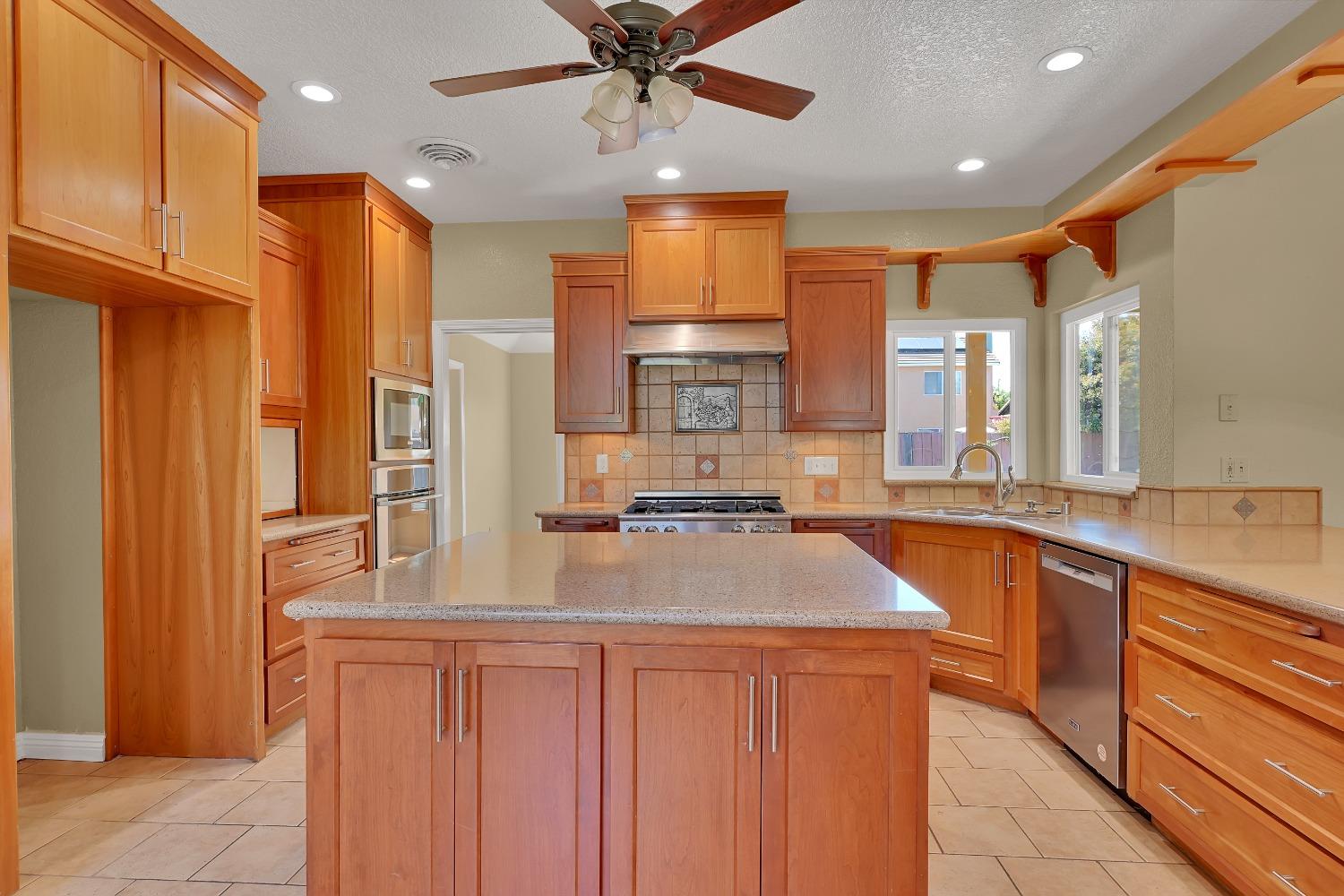 Detail Gallery Image 24 of 71 For 722 Mariner  Loop, Yuba City,  CA 95991 - 4 Beds | 2/1 Baths