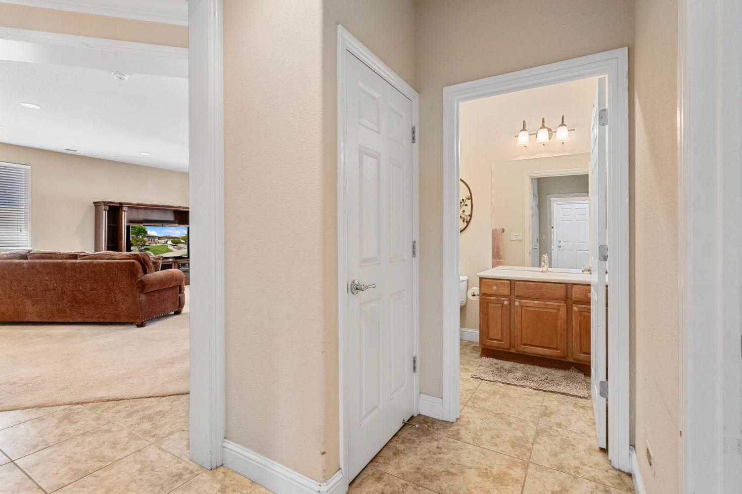 Detail Gallery Image 29 of 67 For 2337 Ashbrooke Ln, Manteca,  CA 95336 - 3 Beds | 2 Baths