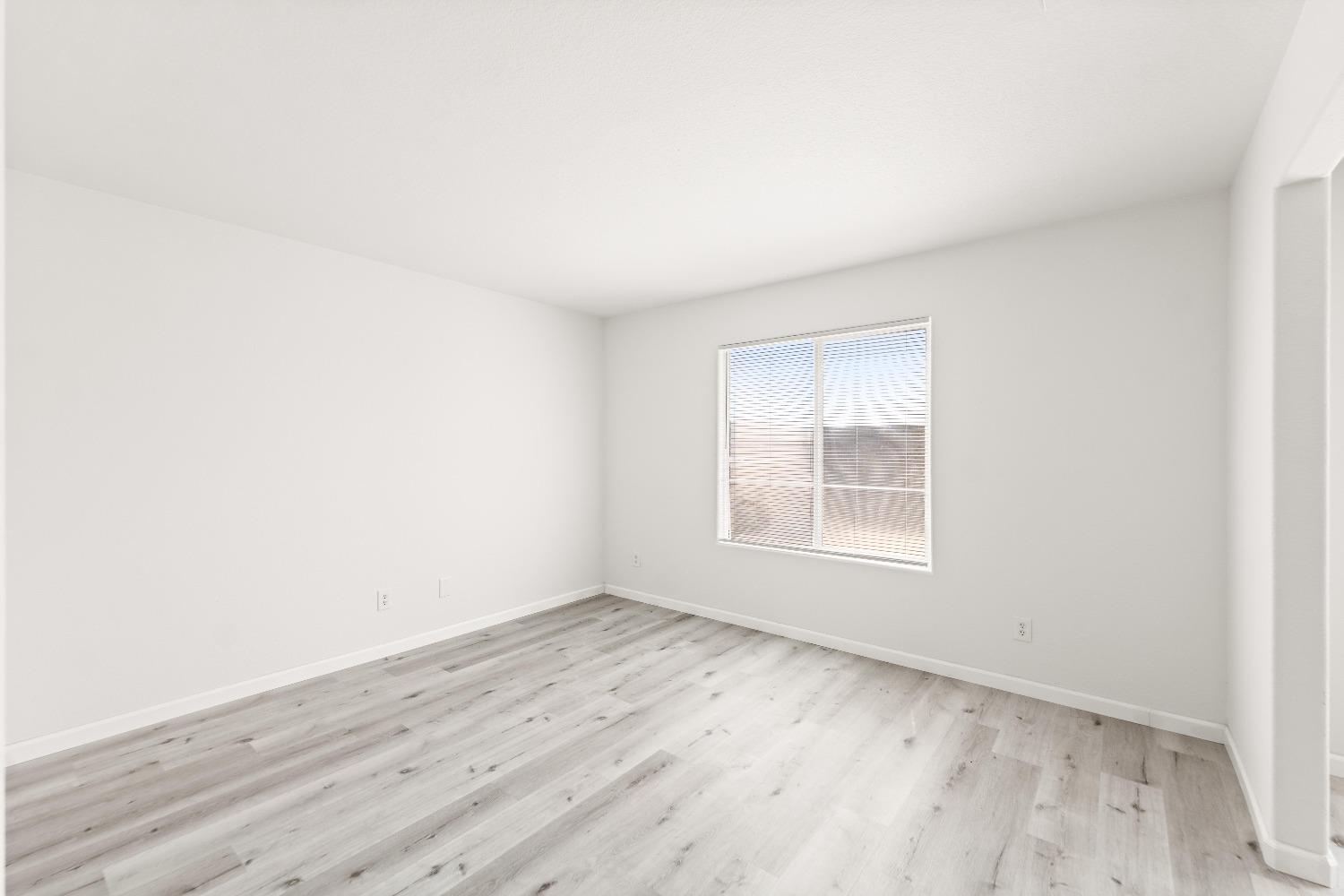 Detail Gallery Image 17 of 70 For 1530 Maryclair Dr, Olivehurst,  CA 95961 - 4 Beds | 2/1 Baths