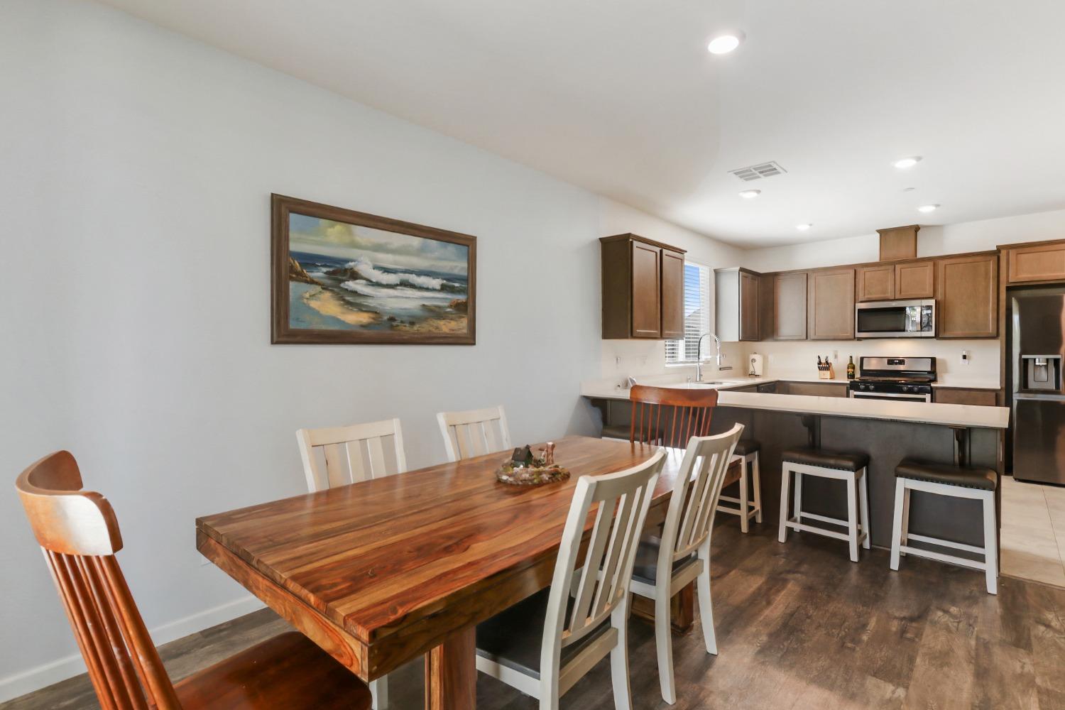 Detail Gallery Image 8 of 40 For 667 Crow Creek Dr, Galt,  CA 95632 - 4 Beds | 2 Baths