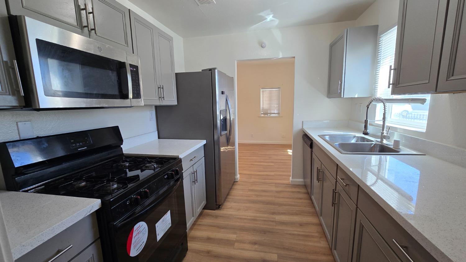 Detail Gallery Image 7 of 30 For 2876 34th Ave, Sacramento,  CA 95824 - – Beds | – Baths