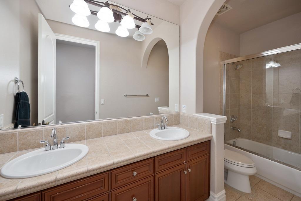 Detail Gallery Image 30 of 37 For 3327 Bordeaux Dr, El Dorado Hills,  CA 95762 - 5 Beds | 3/1 Baths