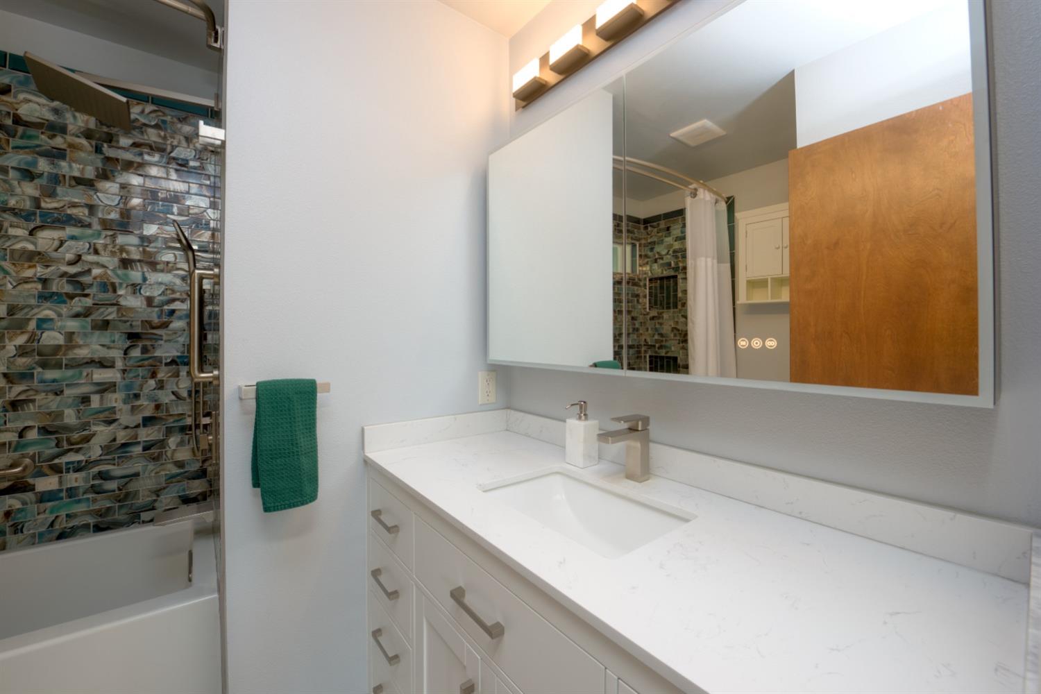 Detail Gallery Image 12 of 33 For 3121 Cori Ct, Turlock,  CA 95382 - 3 Beds | 2 Baths